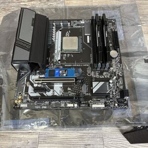 AMD Ryzen 9 5900X, Gigabyte B550m, 32gb G.Skill 3600 Ram & 1tb WD ssd Win 11 Pro